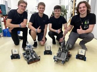 16 oba týmy ceny a roboti